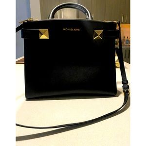 NWOT MICHAEL KORS black leather gold studded purse 🖤🌟✨🖤